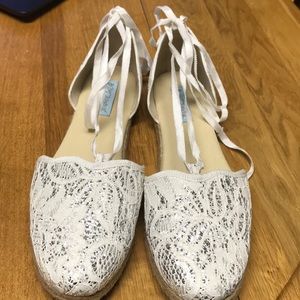 Betsey Johnson Flats